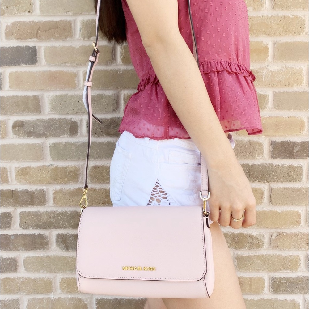 ‼️SALE‼️ 👜💕- NWT Michael Kors Crossbody Pink - Picture 2 of 4